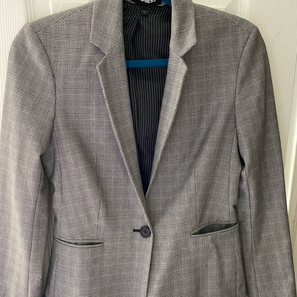 Express Blazer - Picture 2 of 3